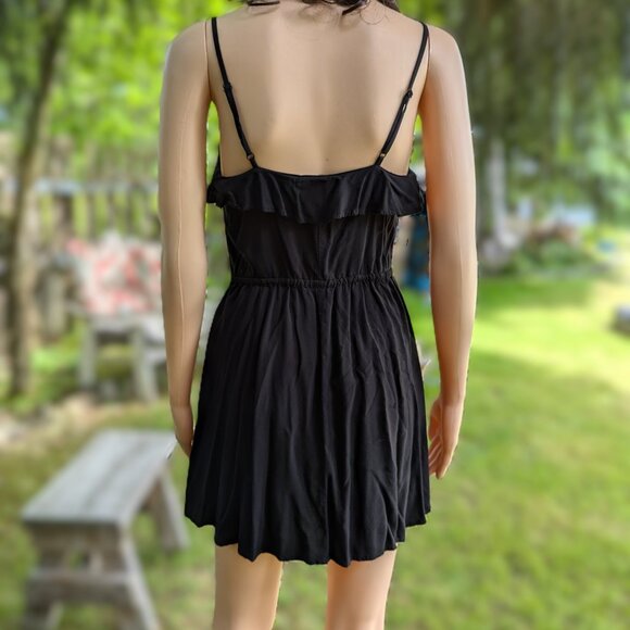 Little Black Sundress by H&M - Picture 3 of 6